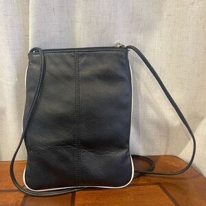 Wilsons Leather Maxima Crossbody Messenger Bag